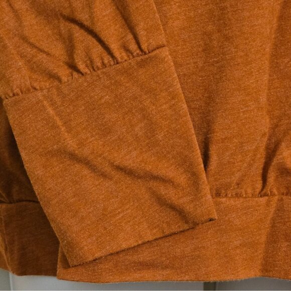 Texas Longhorns Women’s Long Sleeve V-Neck Shirt – Size Medium | Emerson Street - Picture 6 of 8